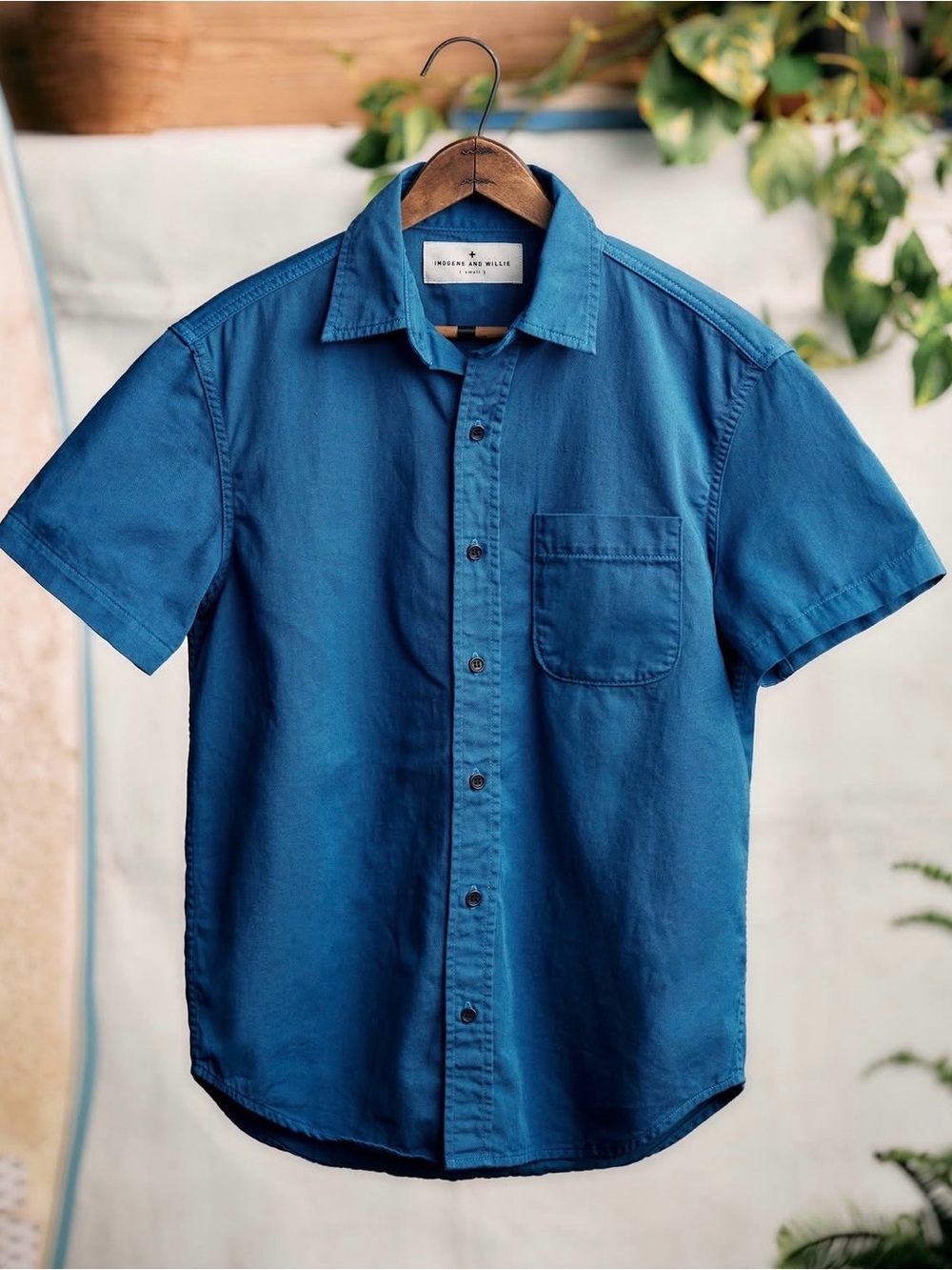 imogene + willie Short-Sleeve Button-Down Shirt in Deep Blue